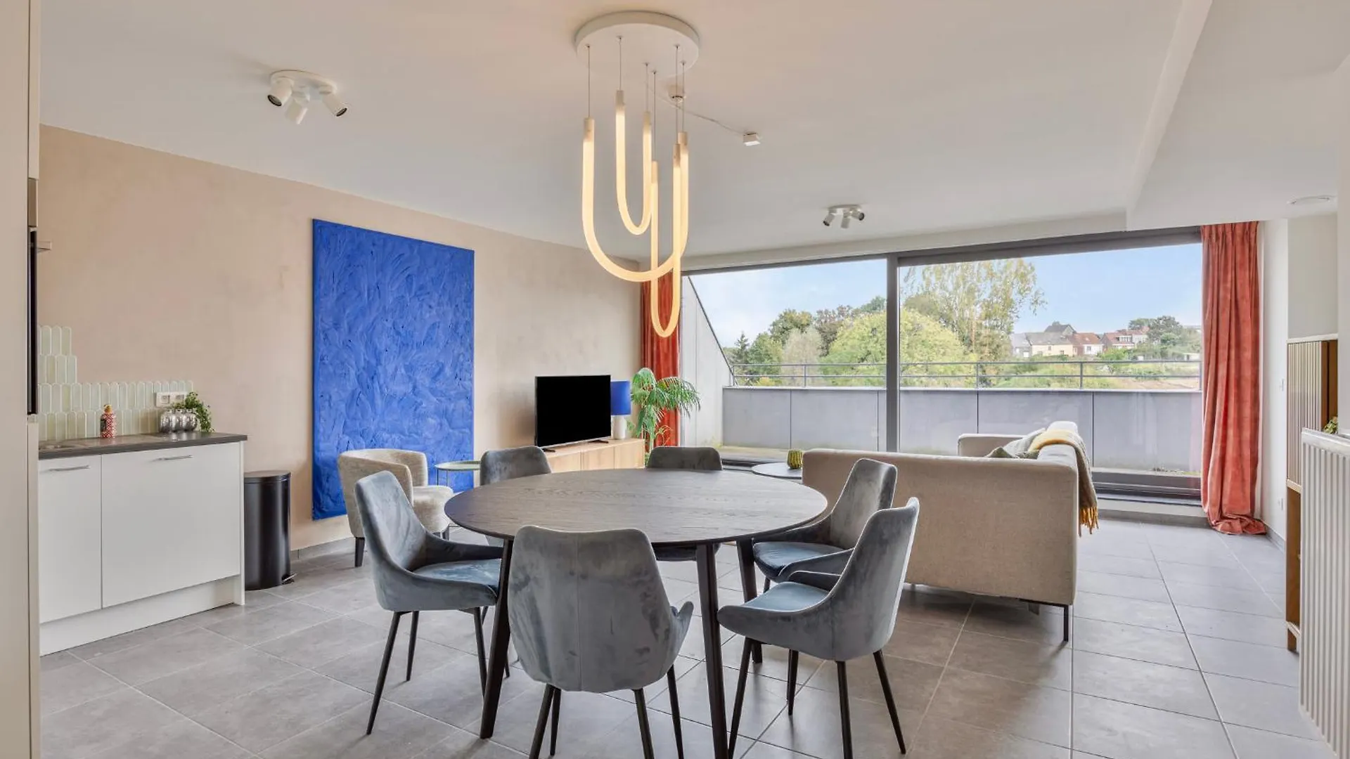 Ruim 2 Slaapkamer Appartement Met Parking Nabij Navo Machelen Apartment