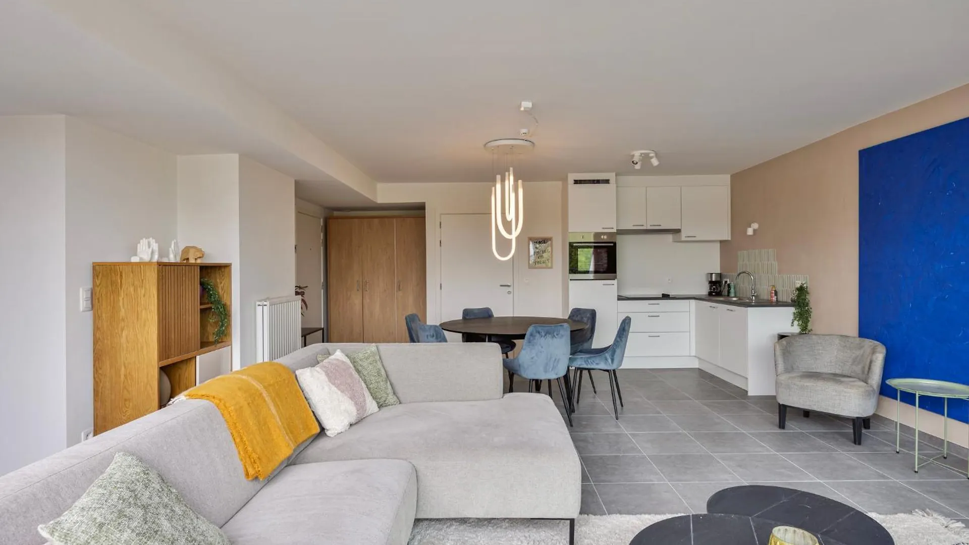Apartment Ruim 2 Slaapkamer Appartement Met Parking Nabij Navo Machelen Belgium