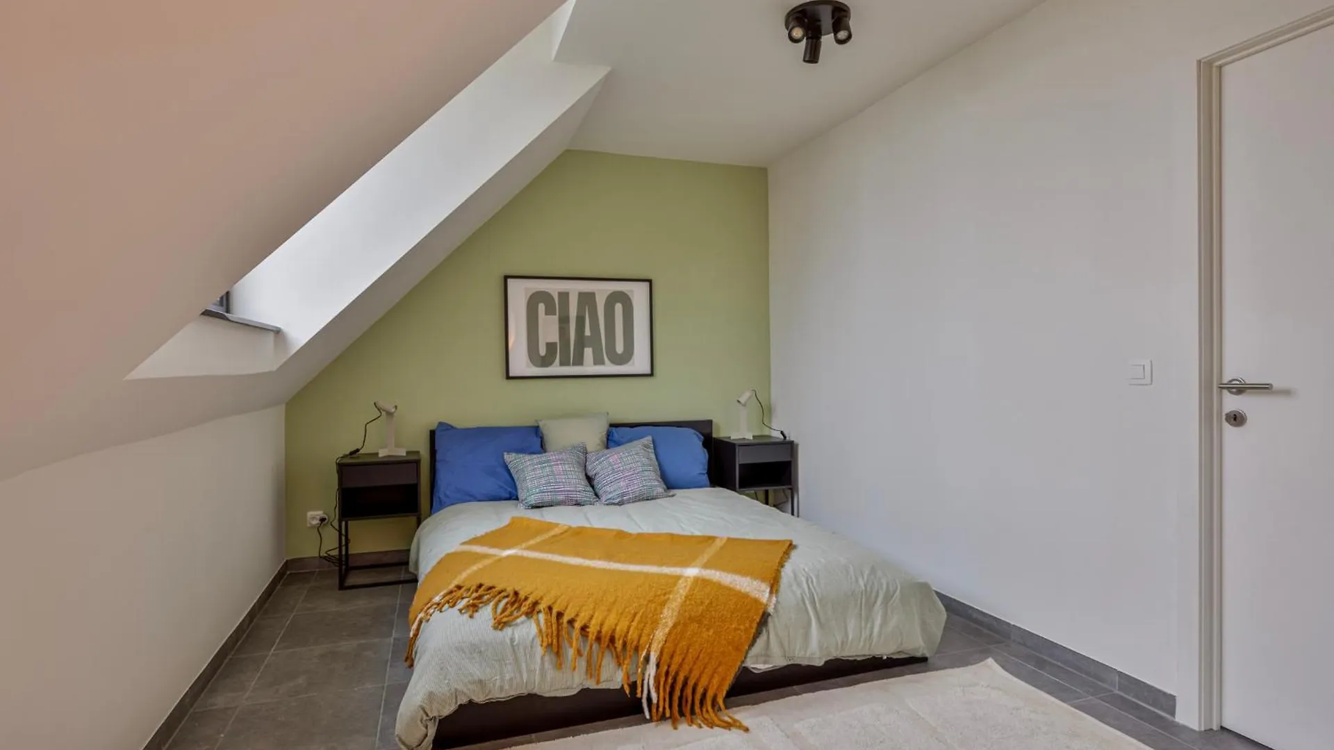 Ruim 2 Slaapkamer Appartement Met Parking Nabij Navo Machelen Apartment