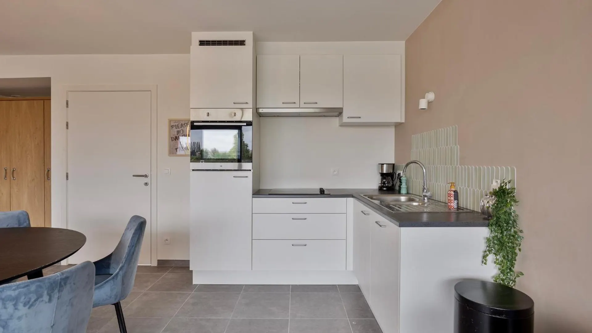 Ruim 2 Slaapkamer Appartement Met Parking Nabij Navo Machelen