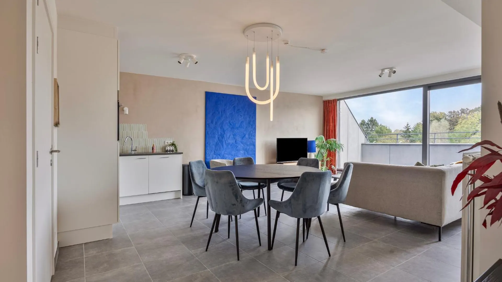 Ruim 2 Slaapkamer Appartement Met Parking Nabij Navo Machelen Apartment